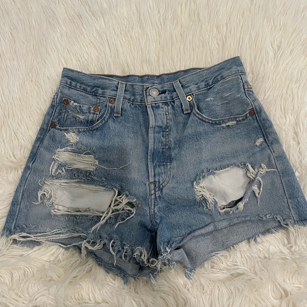 high waisted levi’s